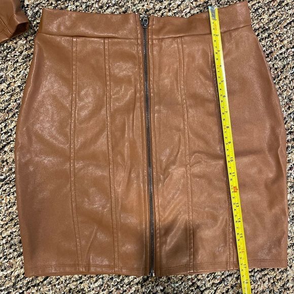 Brown Leather Skirt Set - Picture 6 of 8